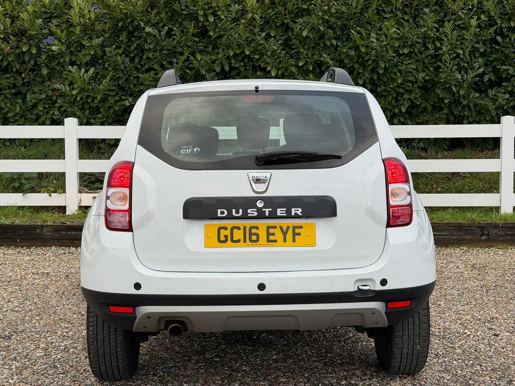 2016 Dacia Duster thumbnail 10