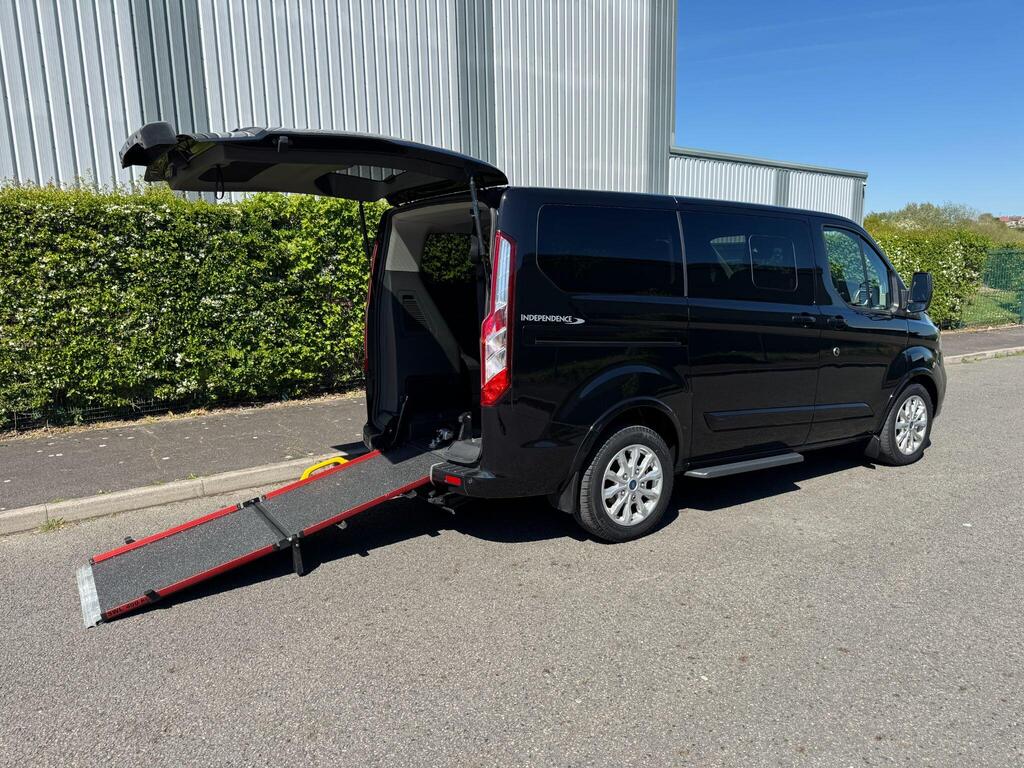 Ford Tourneo Custom Minibus 2.0 320 EcoBlue Titanium L1 Euro 6 (s/s) 5dr