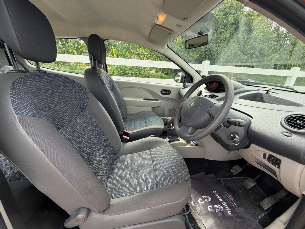 2010 Renault Twingo thumbnail 16
