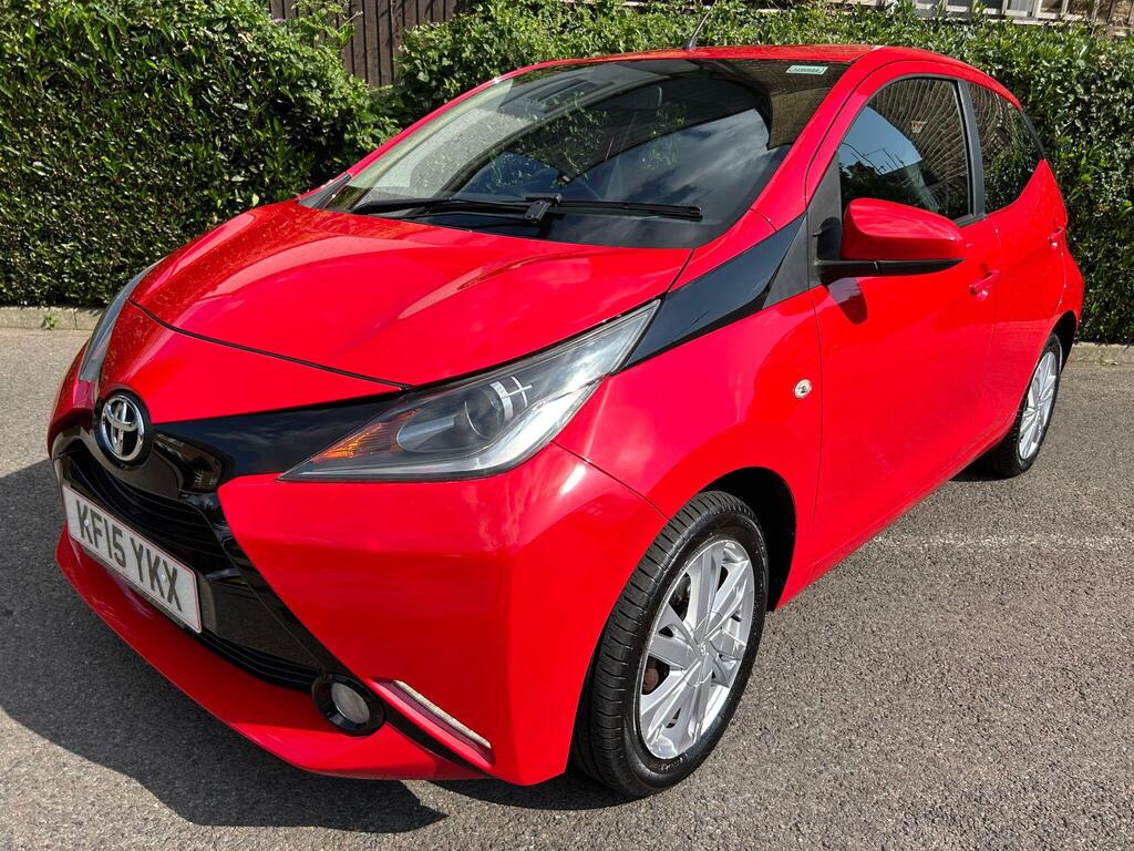 Toyota AYGO Hatchback 1.0 VVT-i x-pression x-wave Euro 5 5dr Euro 5