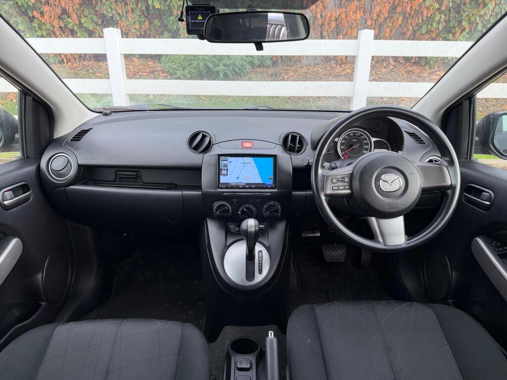 2012 Mazda Mazda2 thumbnail 15