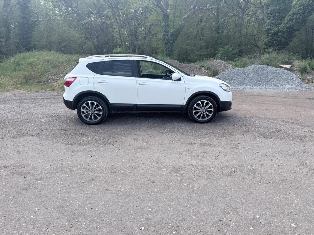 Nissan Qashqai SUV 1.6 dCi Tekna 2WD Euro 5 5dr (AVM)