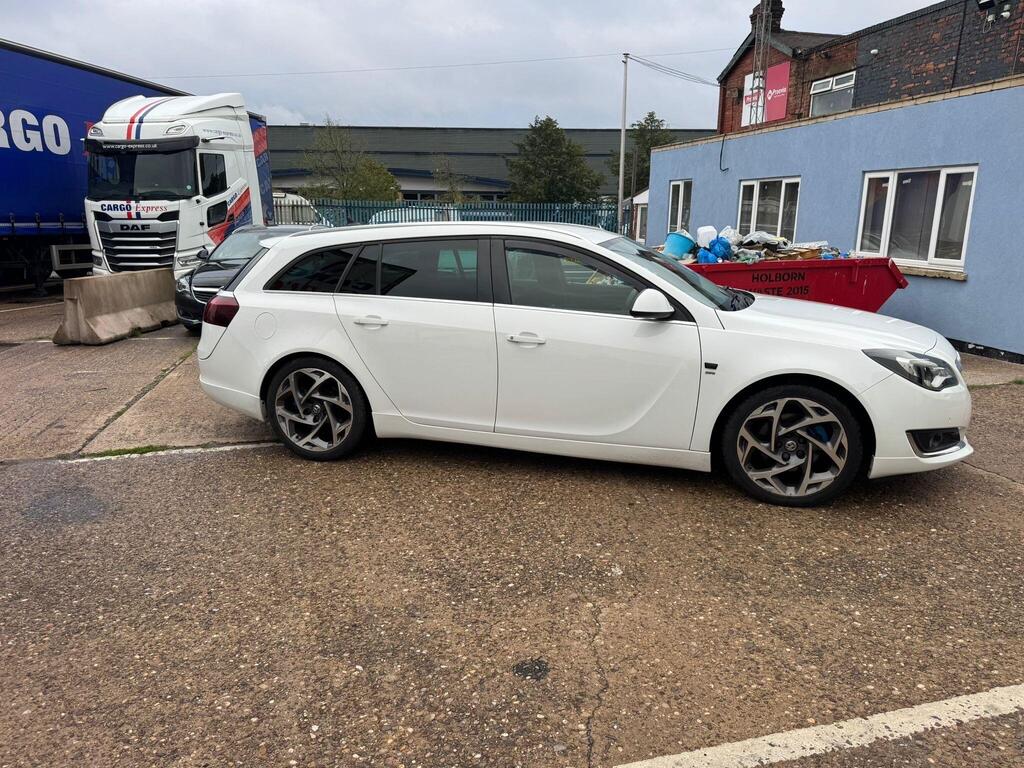 Vauxhall Insignia Estate 2.0 CDTi SRi VX Line Nav Sports Tourer Auto Euro 6 5dr