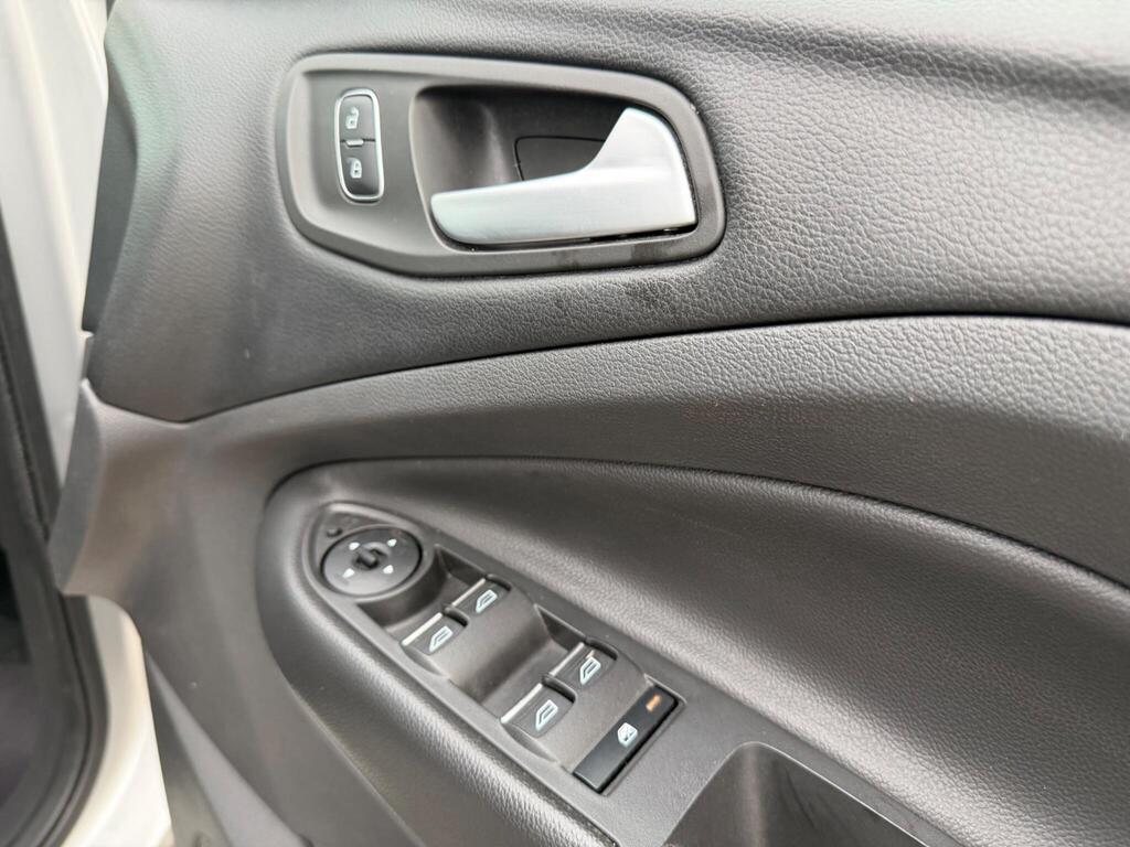 2018 Ford Kuga thumbnail 21