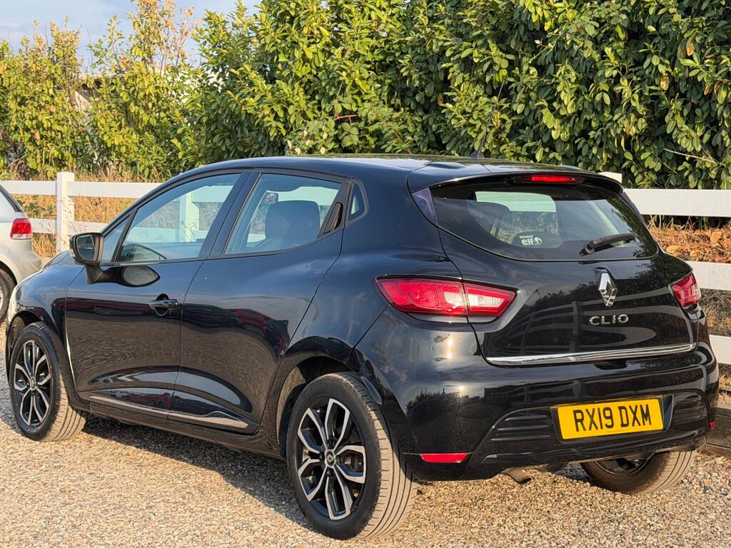2026 Renault Clio thumbnail 6