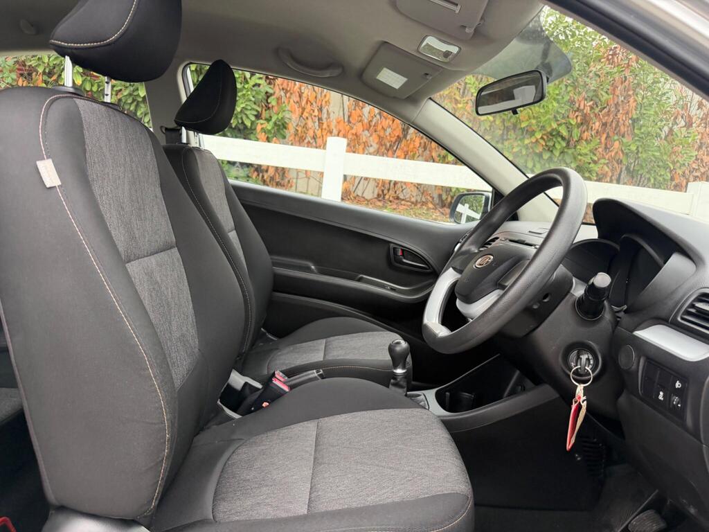 2012 Kia Picanto thumbnail 29