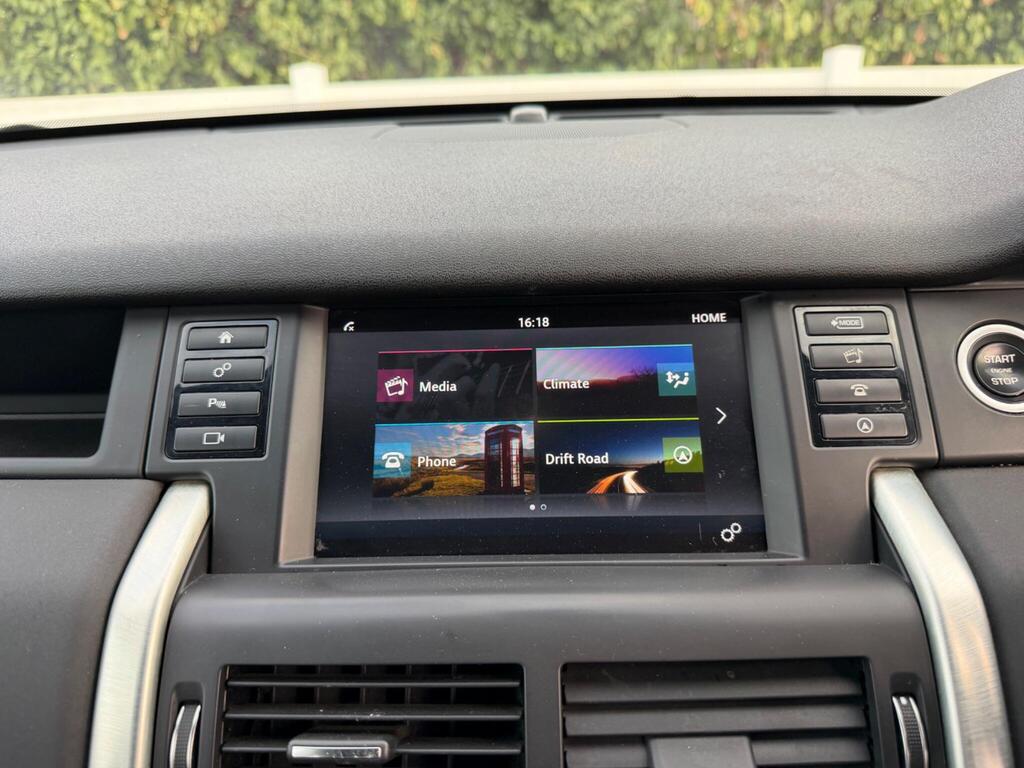 2018 Land Rover Discovery Sport thumbnail 32