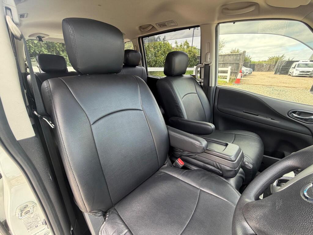 2014 Nissan Serena thumbnail 18