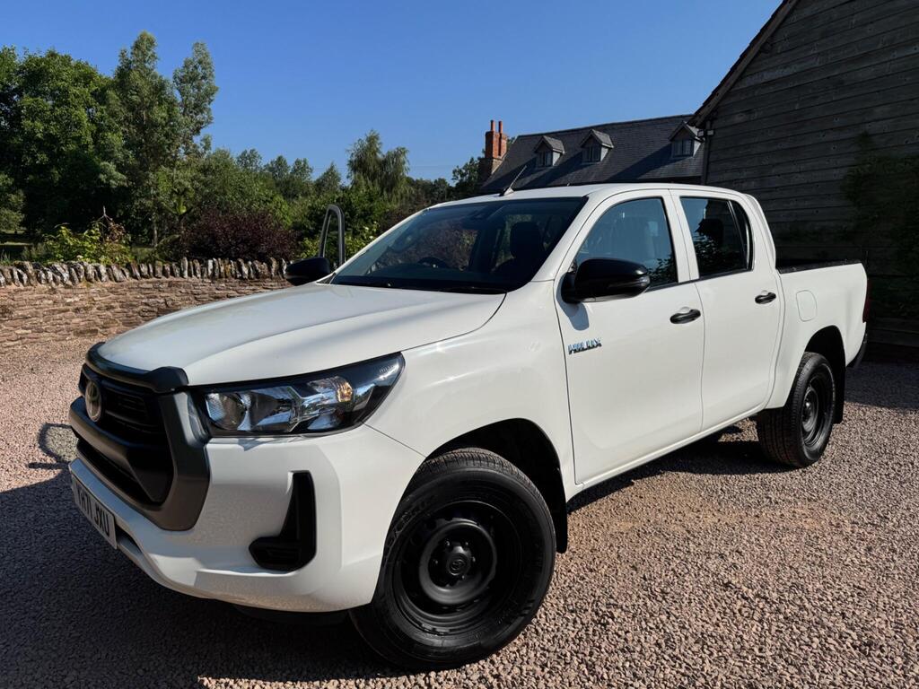 Toyota Hilux Pickup 2.4 D-4D Active 4WD Euro 6 (s/s) 4dr
