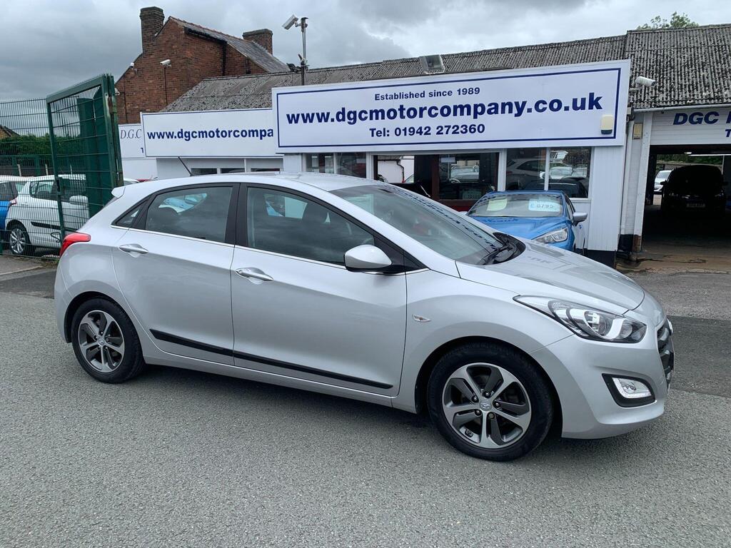 Hyundai i30 Hatchback 1.6 CRDi Blue Drive SE DCT Euro 6 (s/s) 5dr