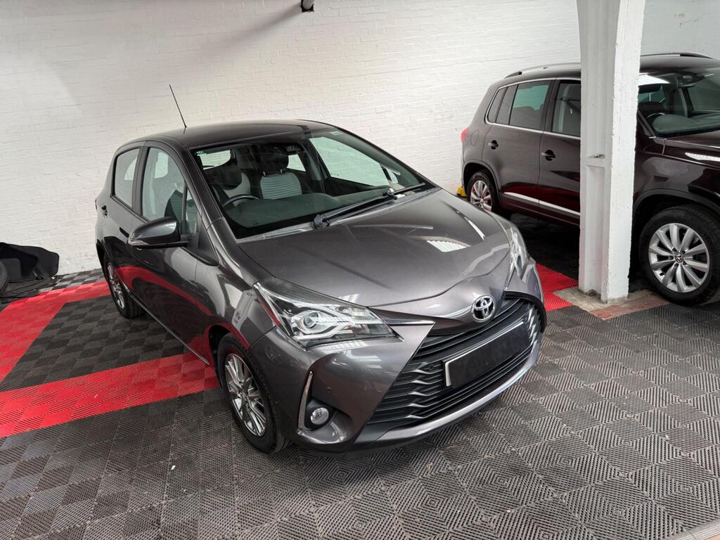 Toyota Yaris Hatchback 1.5 VVT-i Icon Tech Euro 6 5dr