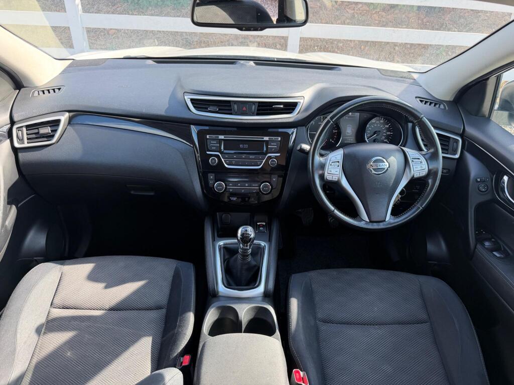 2014 Nissan Qashqai thumbnail 16
