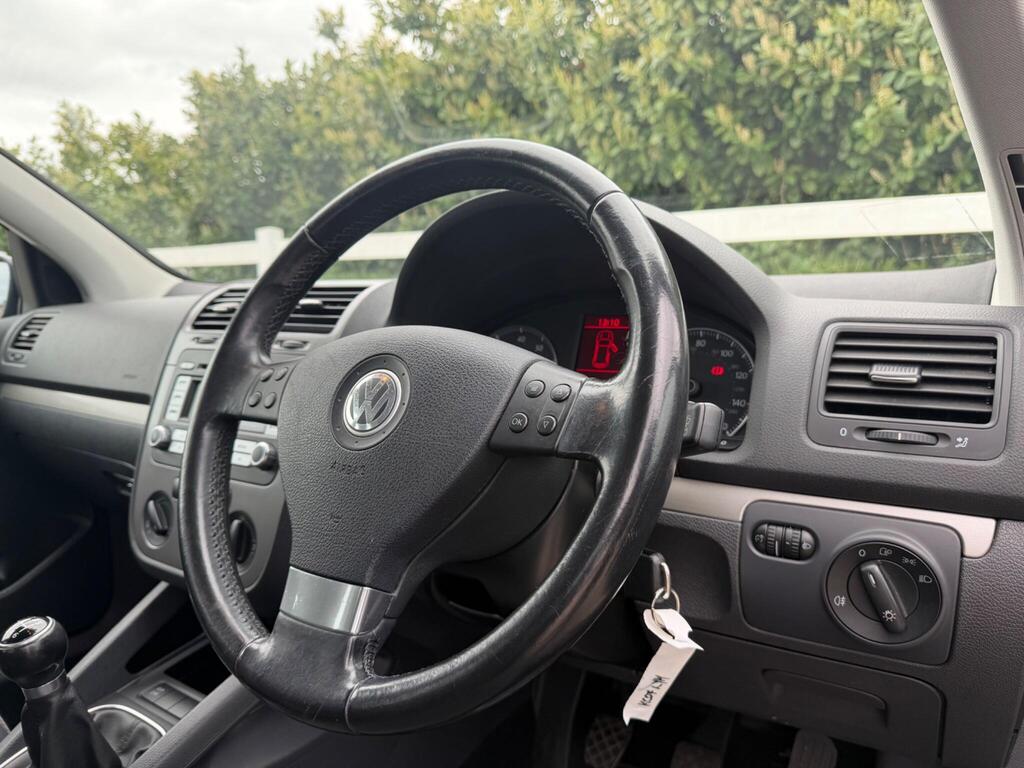 2007 Volkswagen Golf thumbnail 26