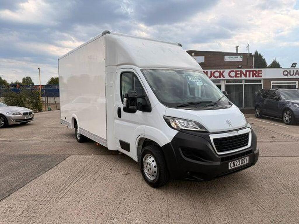 Peugeot Boxer Luton 2.2 BlueHDi 335 Professional Premium + Platform Cab L3 Euro 6 (s/s) 2dr