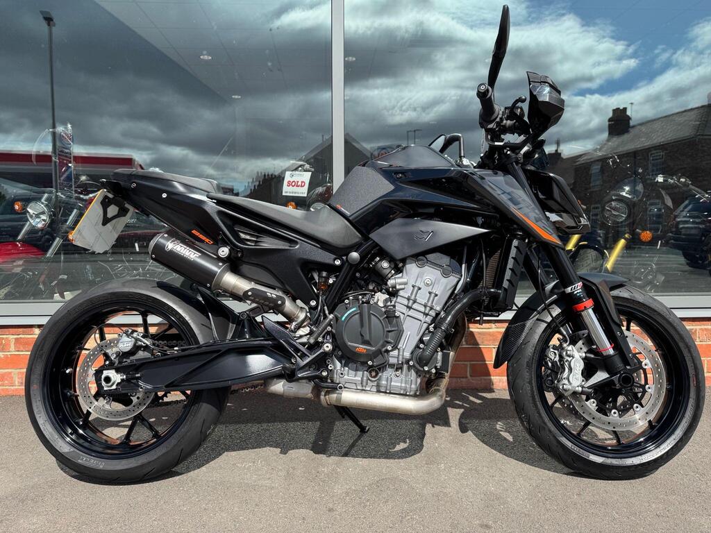 KTM 890 Duke