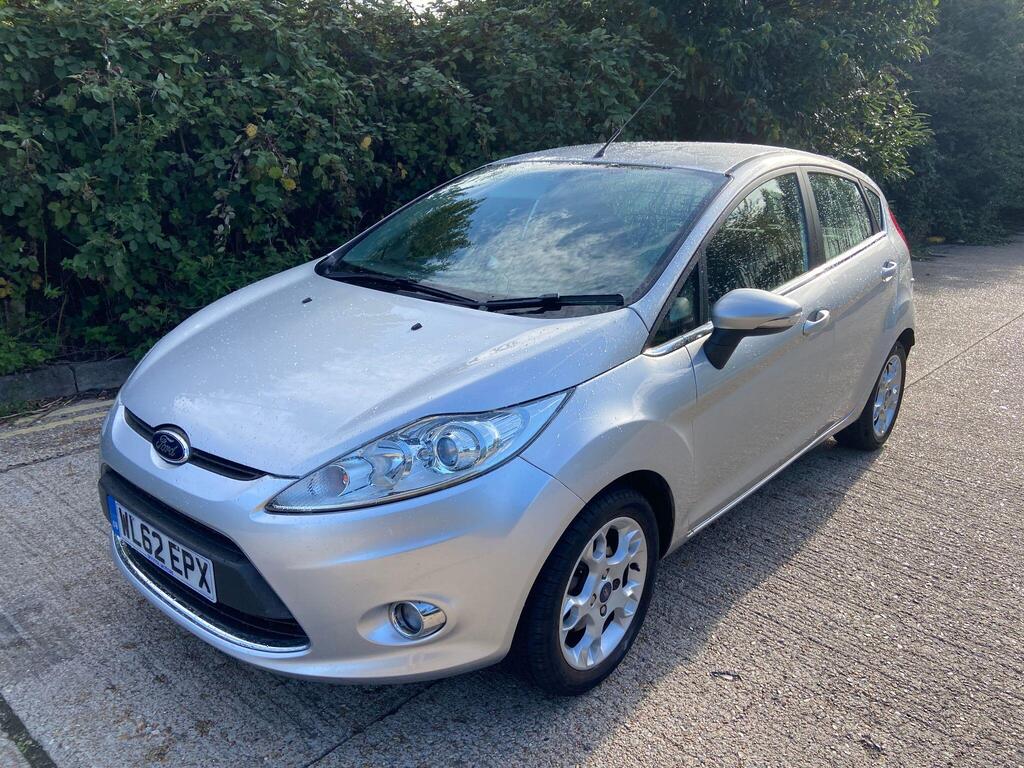 Ford Fiesta Hatchback 1.25 Zetec Euro 5 5dr