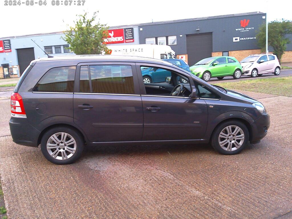 Vauxhall Zafira MPV 1.7 CDTi ecoFLEX Design Euro 5 5dr (SNav)