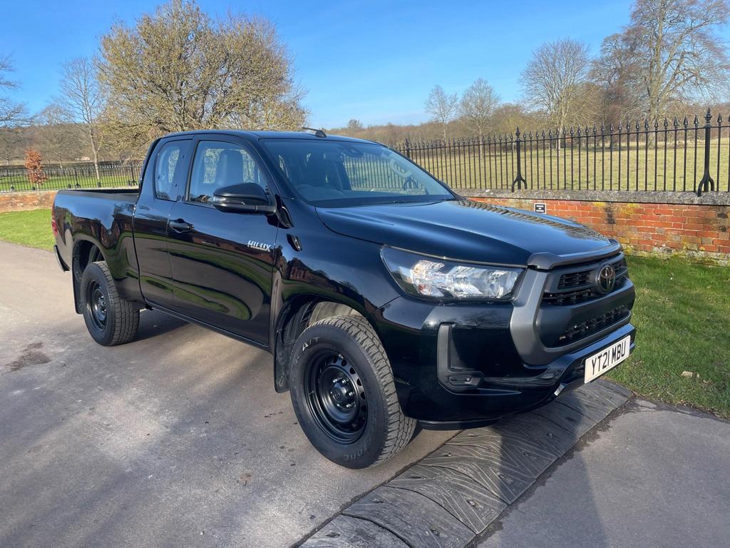 Toyota Hilux Pickup 2.4 D-4D Active Extended Cab Pickup 4WD Euro 6 (s/s) 4dr