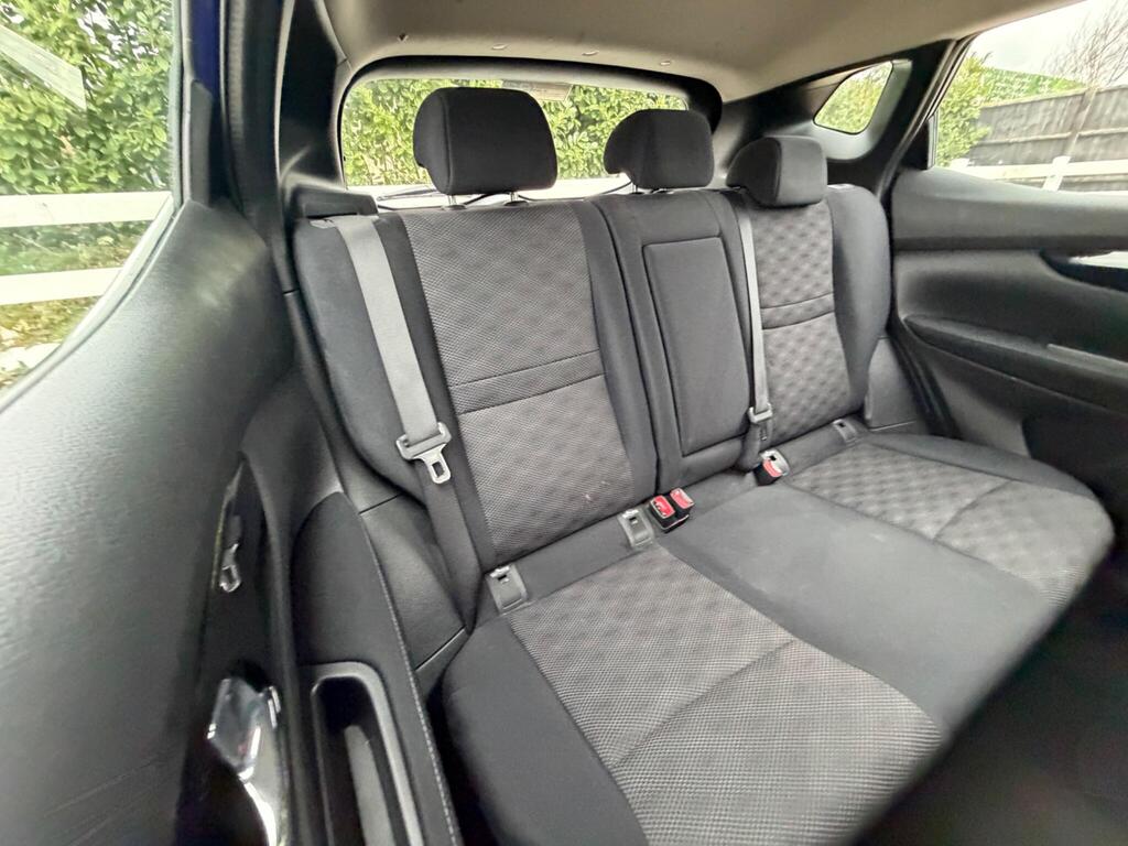 2014 Nissan Qashqai thumbnail 19