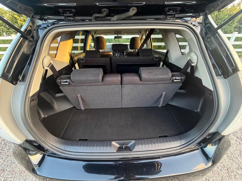 2016 Toyota Prius+ thumbnail 22