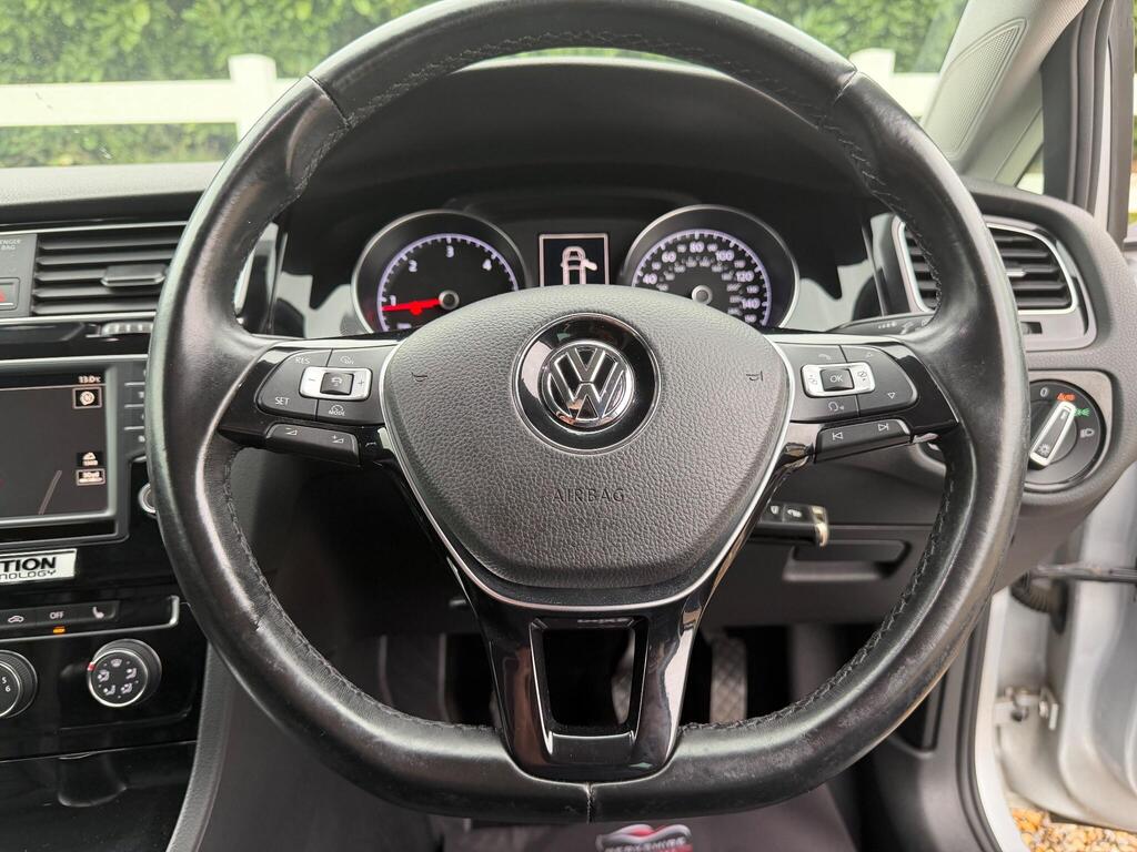 2016 Volkswagen Golf thumbnail 30