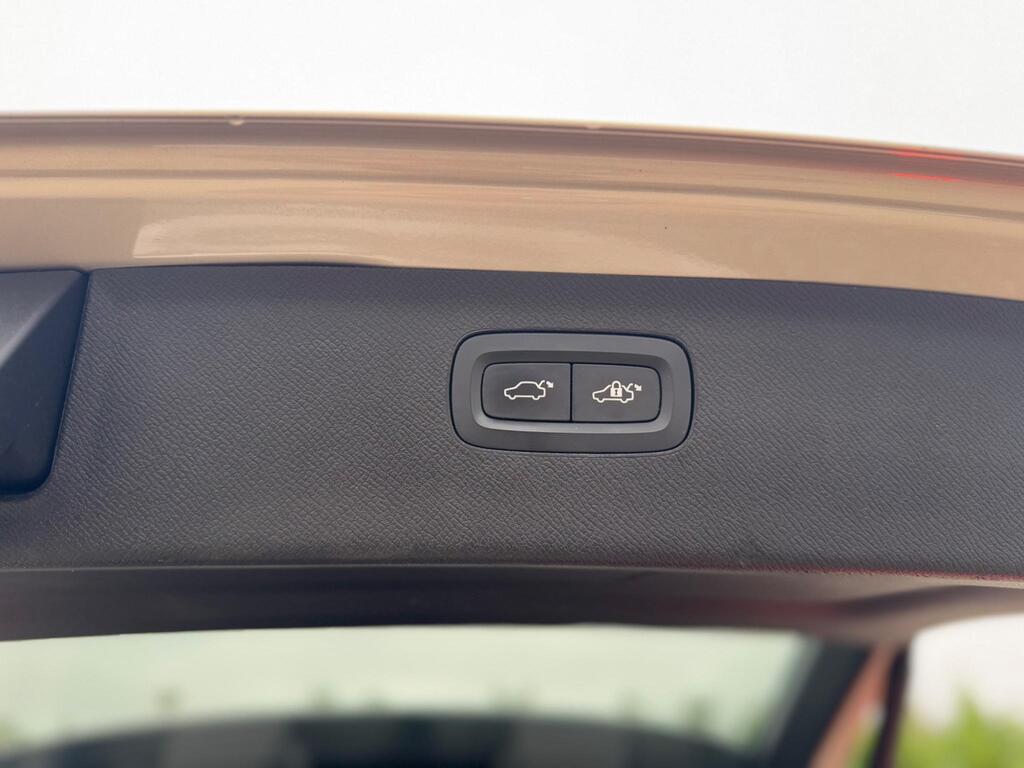 Volvo XC90 2.0 D5 Inscription Geartronic 4WD Euro 6 (s/s) 5dr thumbnail 45