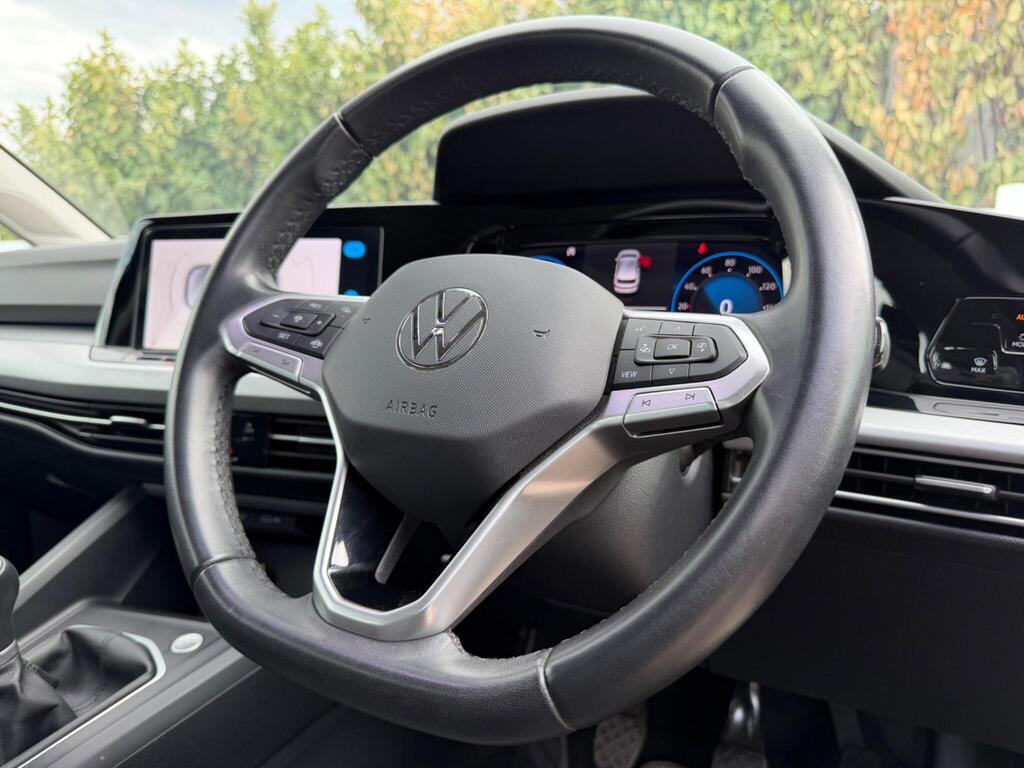 2023 Volkswagen Golf thumbnail 35