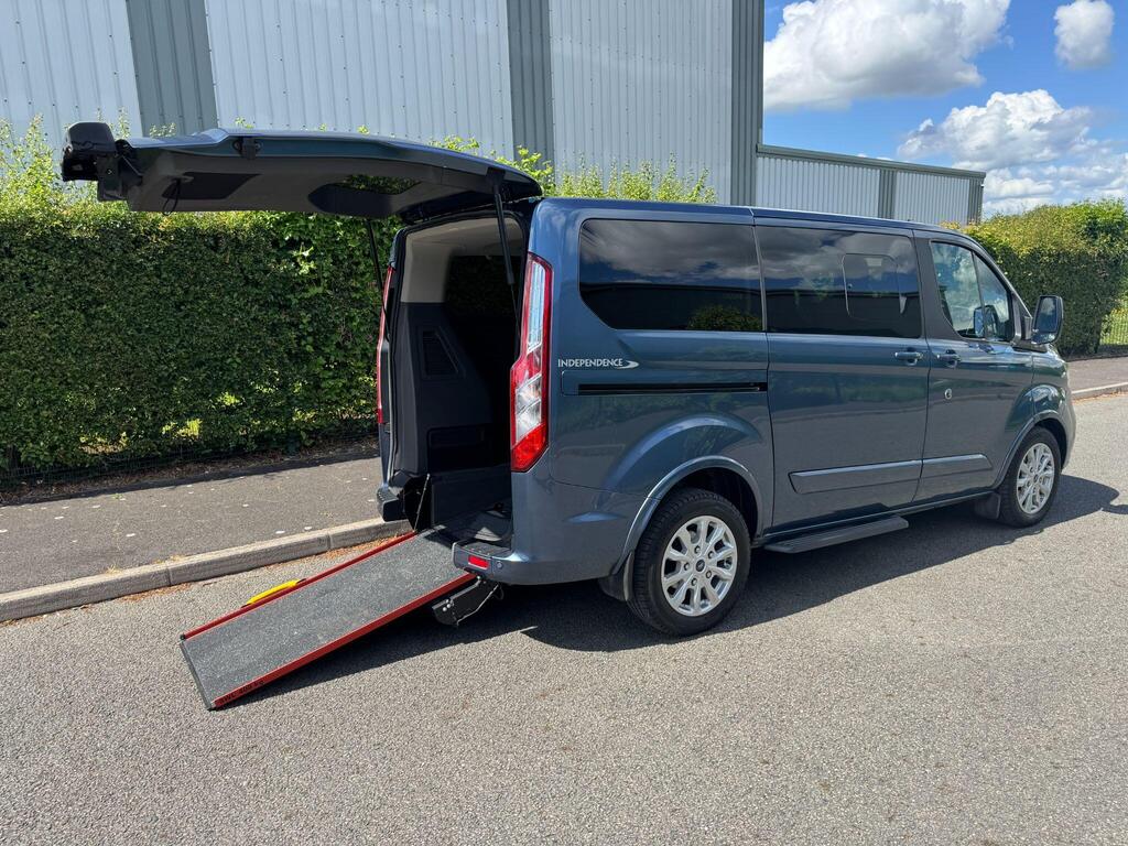 Ford Tourneo Custom Minibus 2.0 320 EcoBlue Titanium L1 Euro 6 (s/s) 5dr