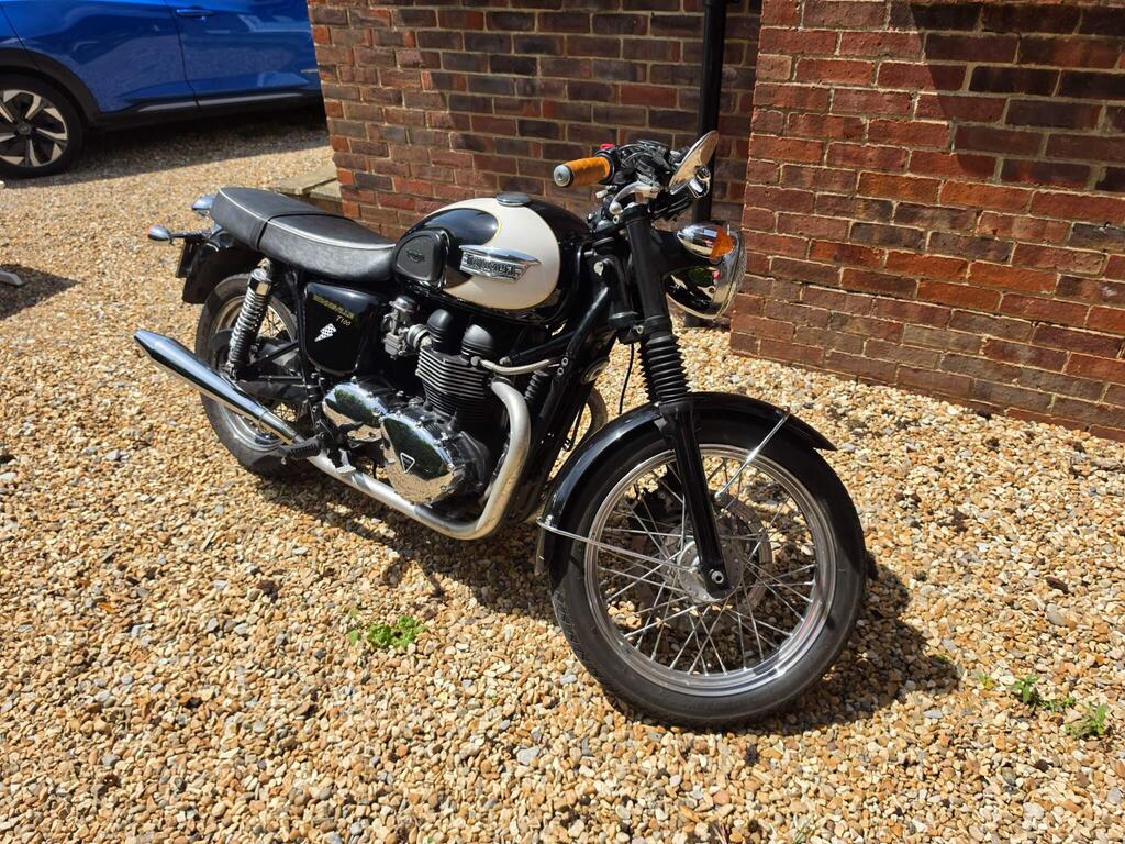Triumph Bonneville T100