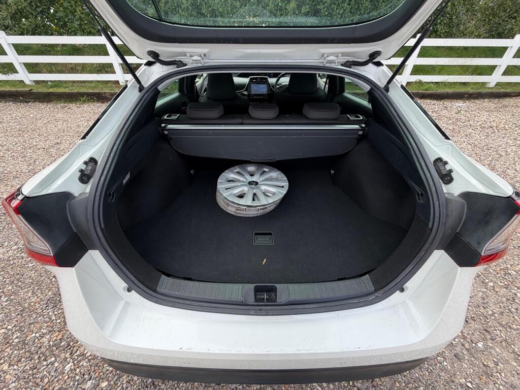 2019 Toyota Prius thumbnail 35