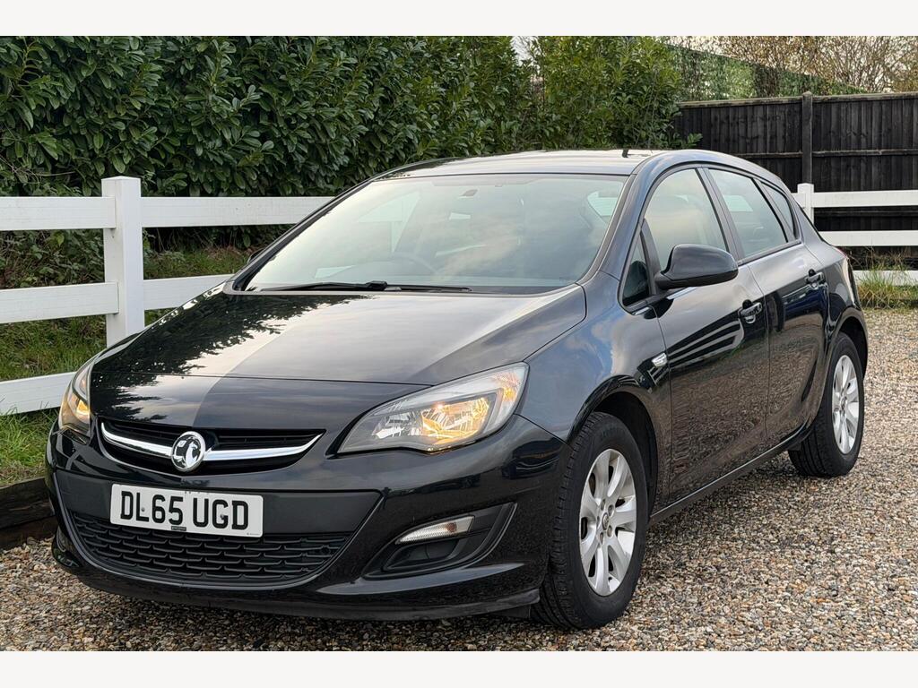 2015 Vauxhall Astra thumbnail 3