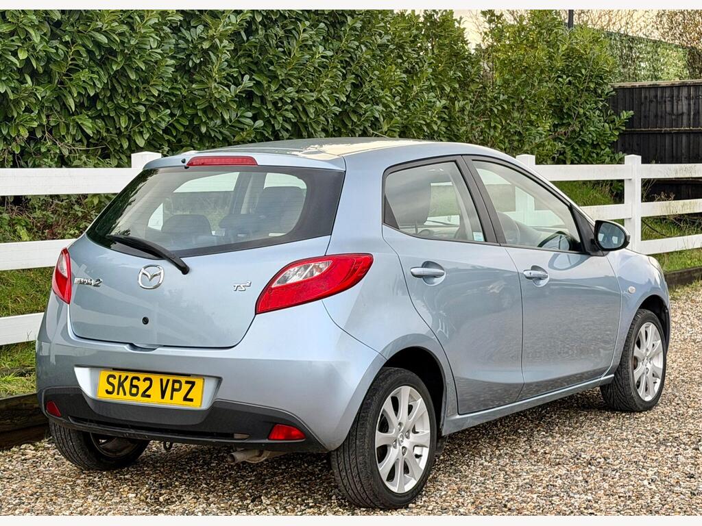 2012 Mazda Mazda2 thumbnail 11