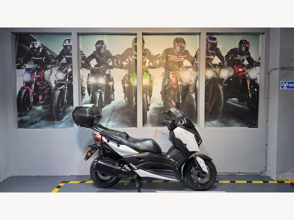 Yamaha XMAX 300