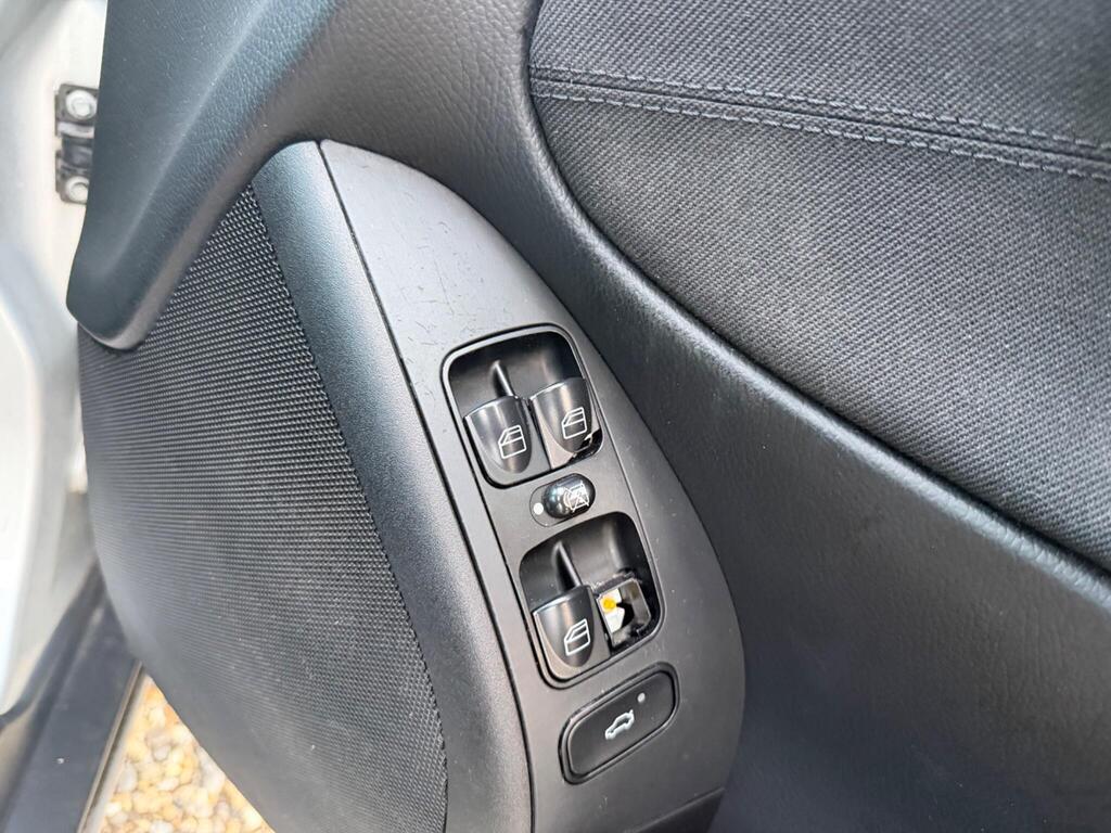 2007 Mercedes-Benz C Class thumbnail 19