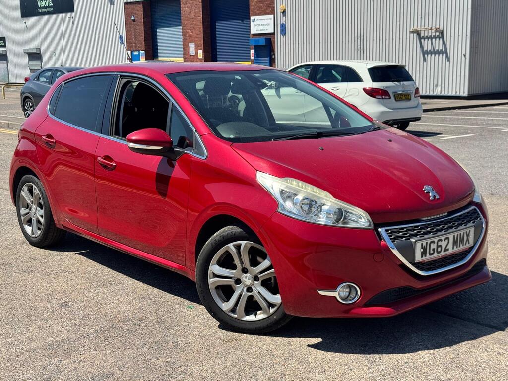 Peugeot 208 Hatchback 1.2 VTi Allure Euro 5 5dr