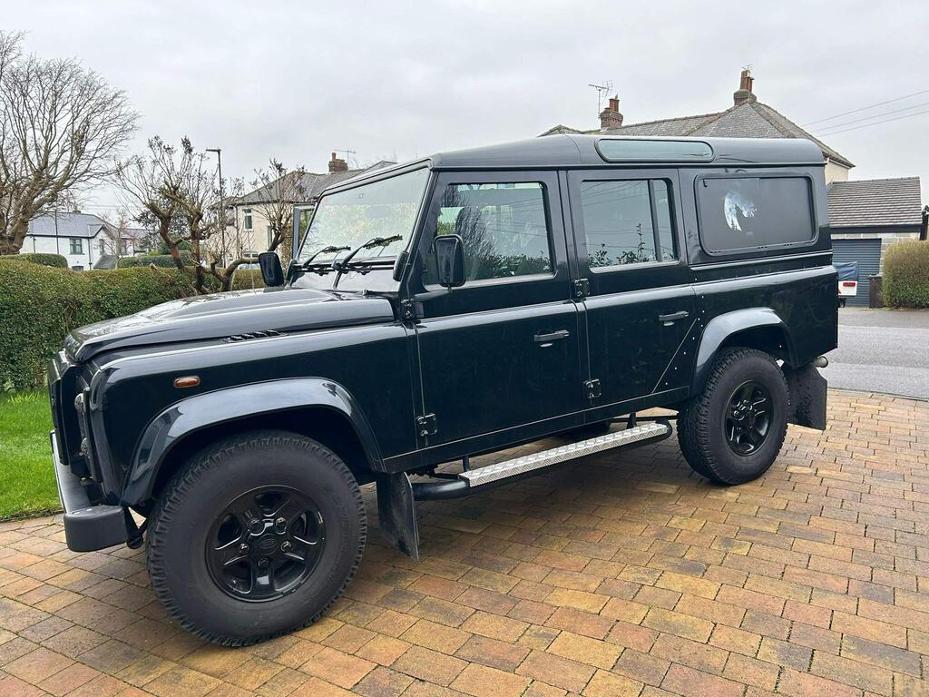 Land Rover Defender 110