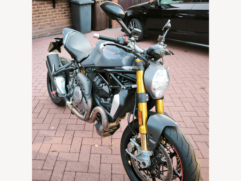 Ducati Monster 1200