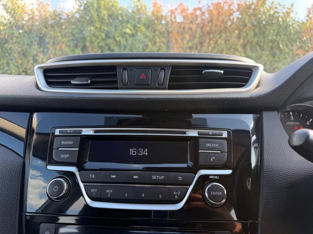 2014 Nissan Qashqai thumbnail 28