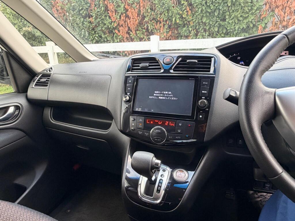 2014 Nissan Serena thumbnail 20
