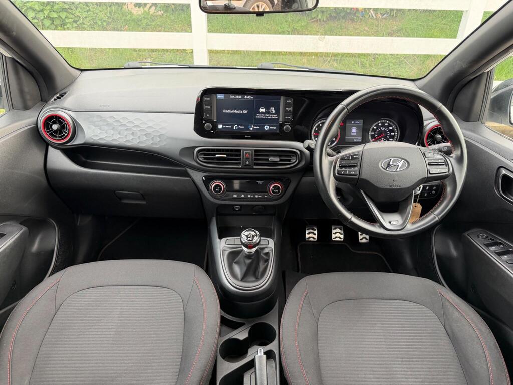 2022 Hyundai i10 thumbnail 18