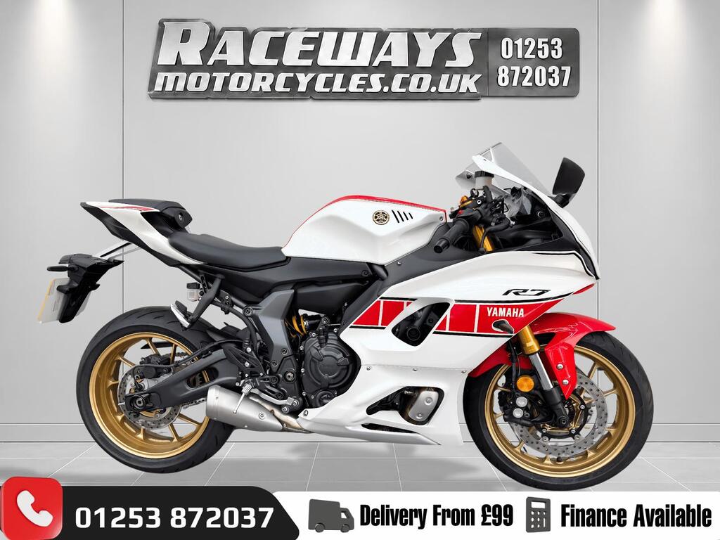 Yamaha R7