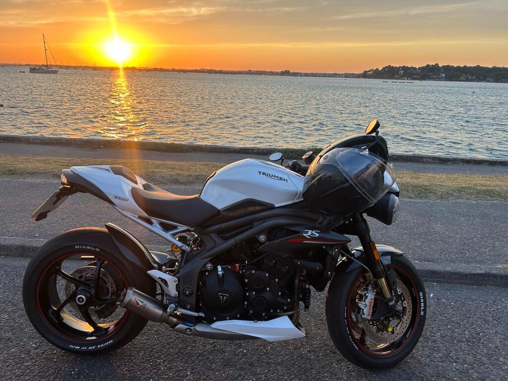 Triumph Speed Triple 1050