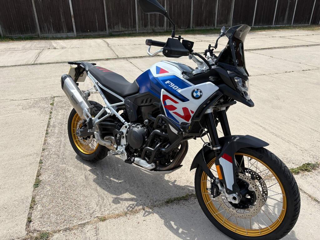 BMW F 900 GS