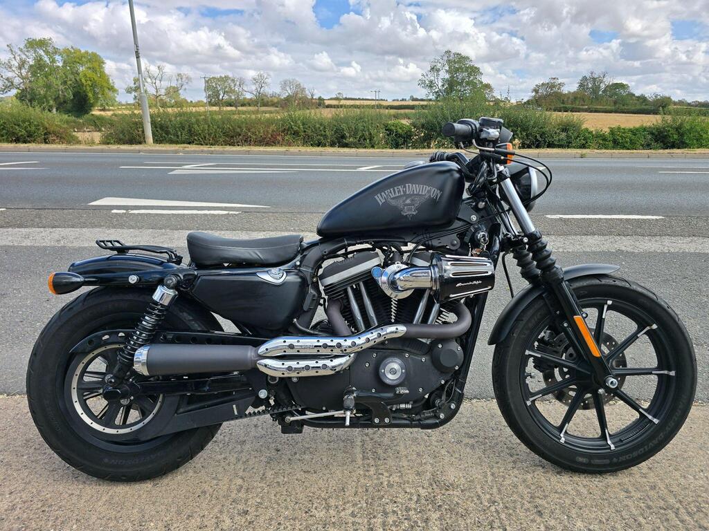 Harley-Davidson Sportster Custom Cruiser 883 XL883N Iron 883
