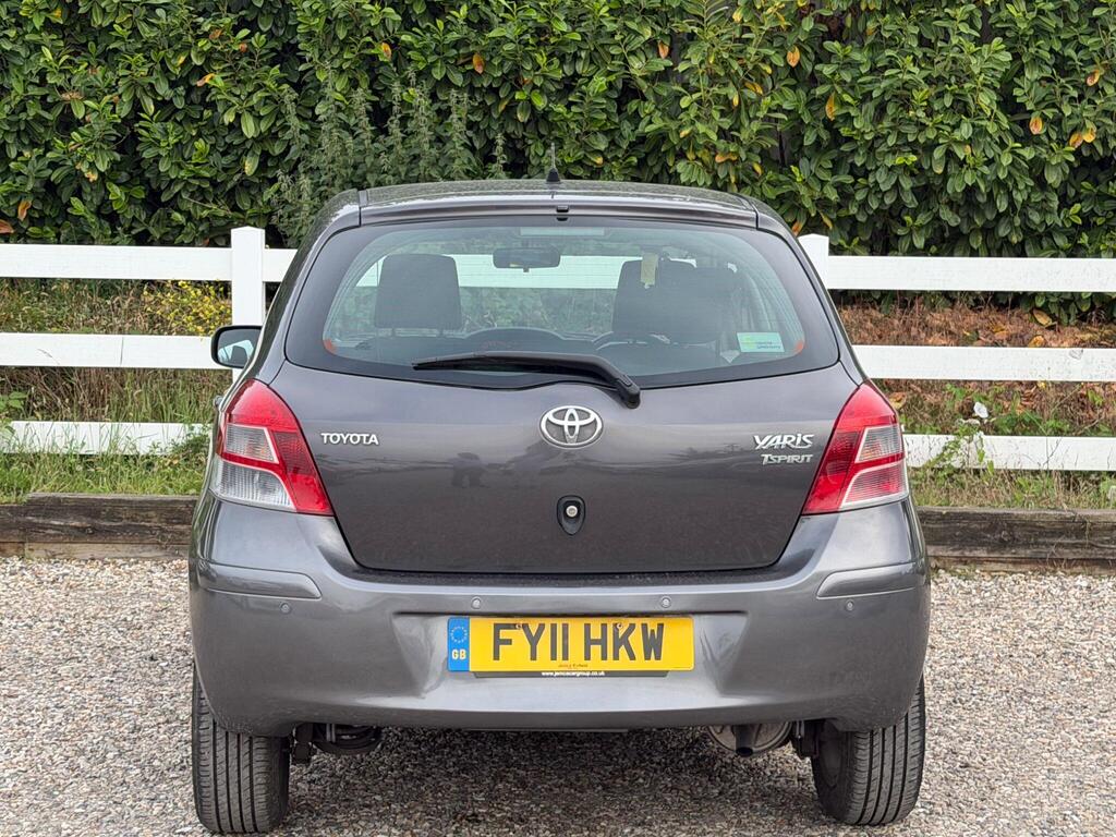 2011 Toyota Yaris thumbnail 10