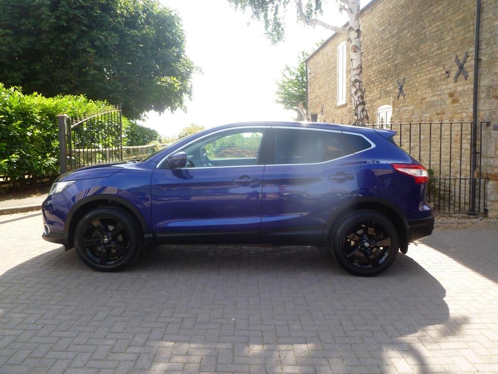 Nissan Qashqai SUV 1.2 DIG-T n-tec 2WD Euro 6 (s/s) 5dr