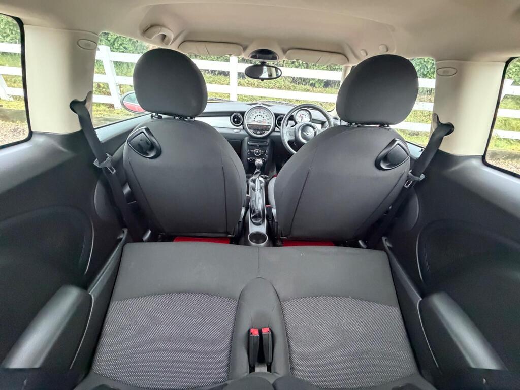 2011 MINI Hatch thumbnail 18