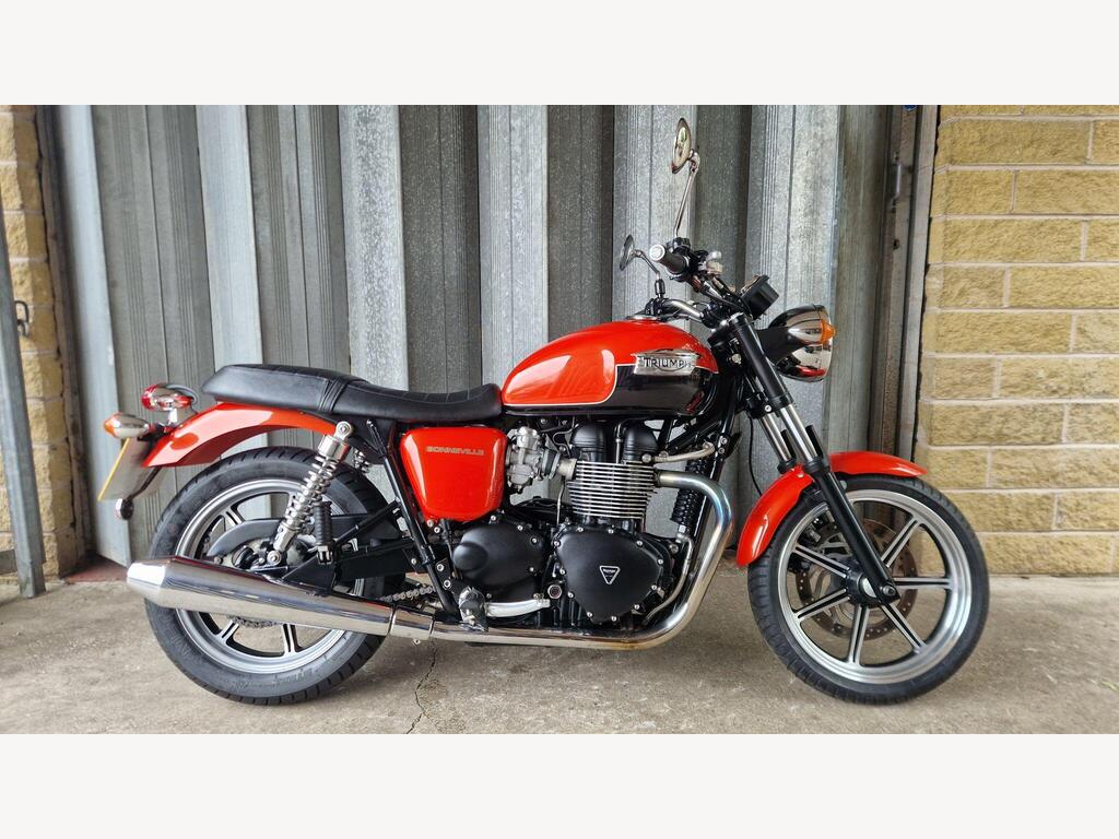 Triumph Bonneville 865