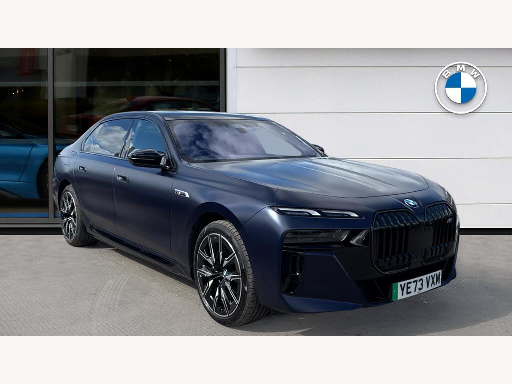BMW i7
