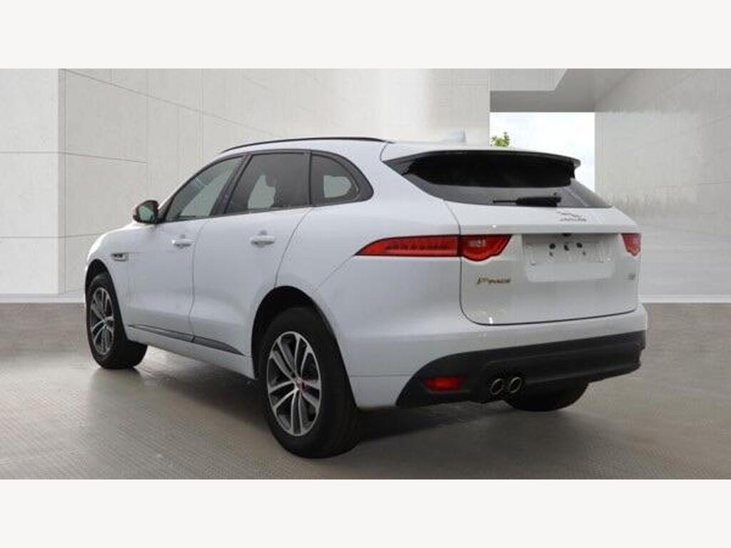 2017 Jaguar F-PACE thumbnail 4